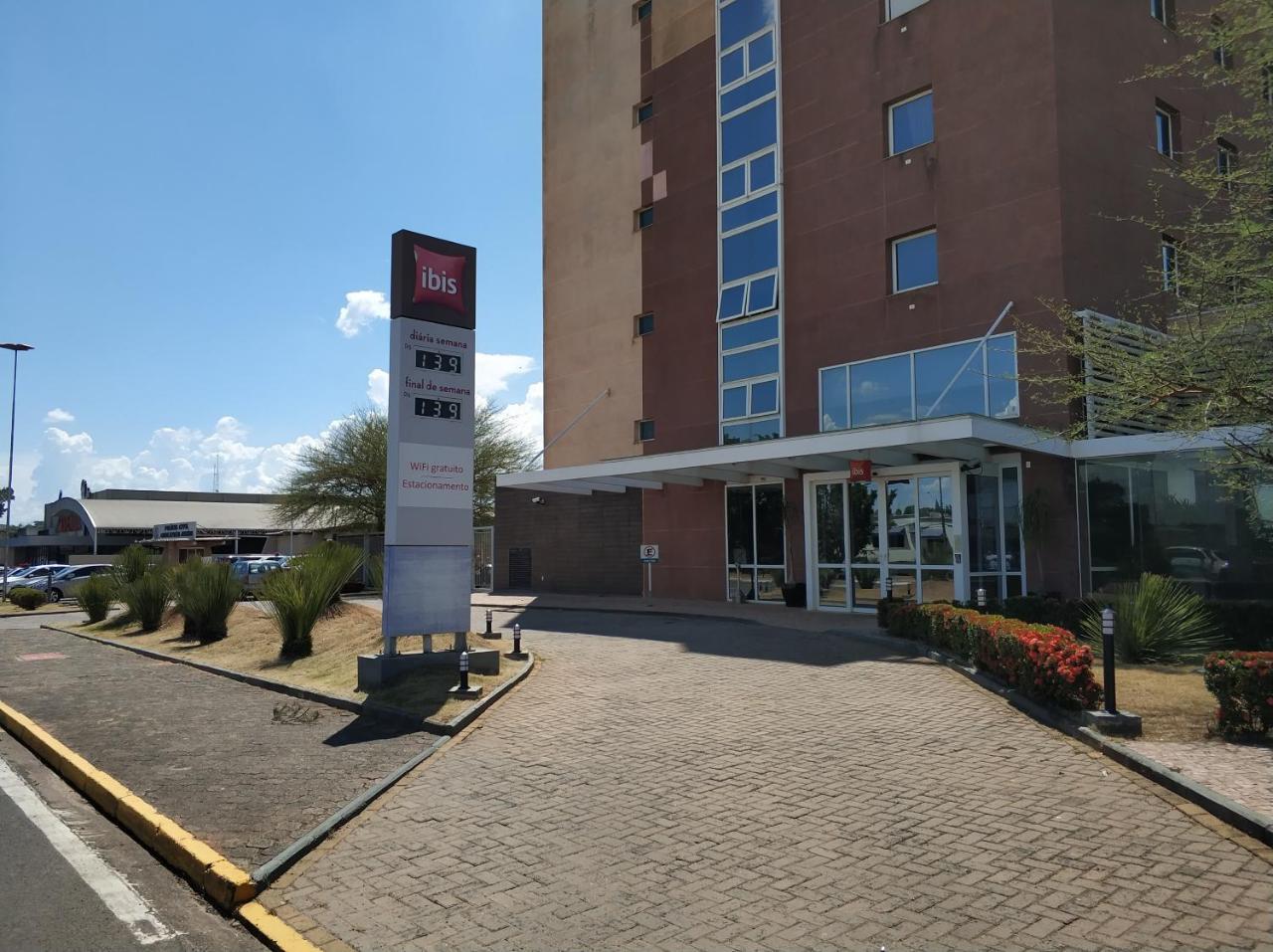 Hotel Ibis Lins Zewnętrze zdjęcie