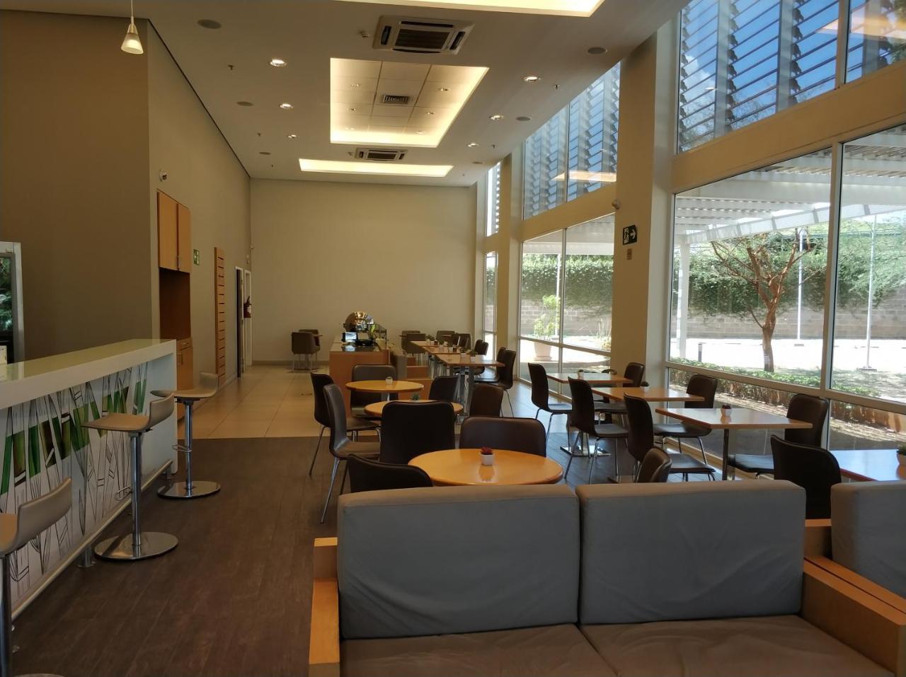 Hotel Ibis Lins Zewnętrze zdjęcie